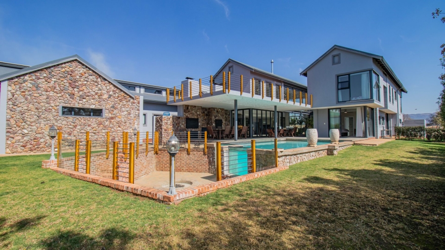 5 Bedroom Property for Sale in The Coves North West